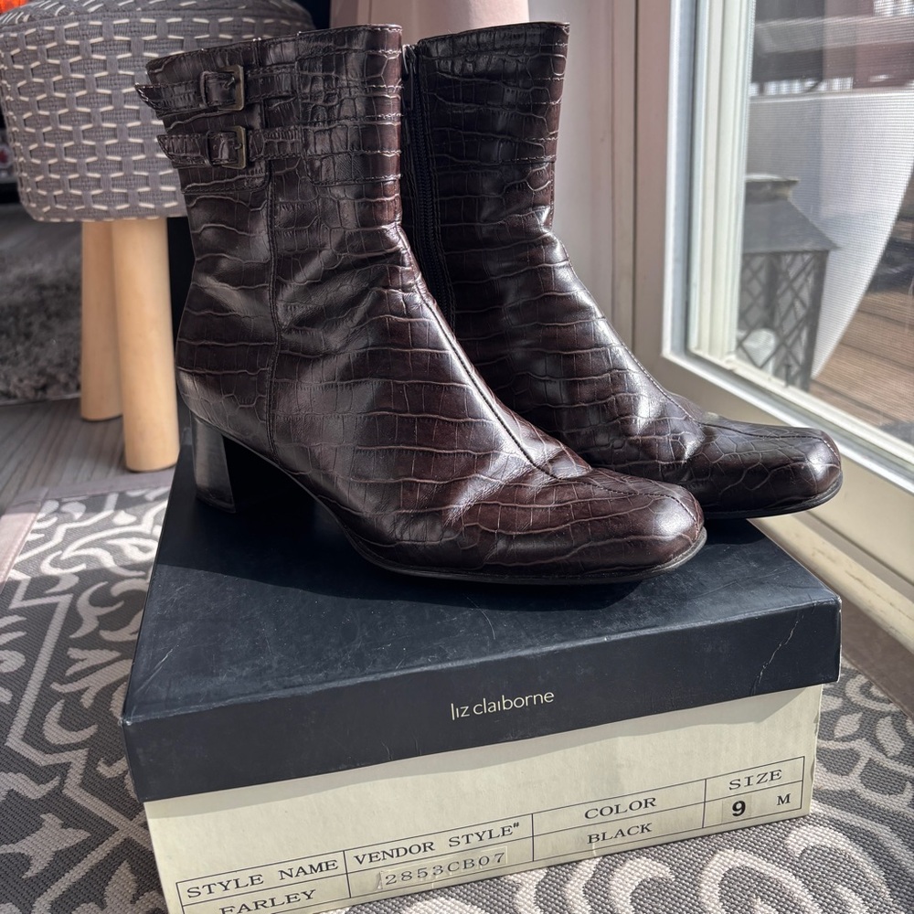 💞Liz Claiborne Women's Black Croc-Embossed Ankle Boots